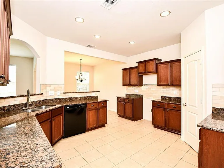 10909 Panther Ct SW — Photo 6