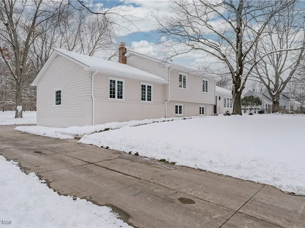 3076 Lander Rd, Pepper Pike, OH 44124