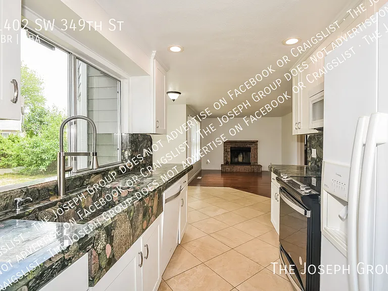 1402 SW 349th St — Photo 5