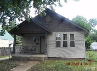 406 S A St, Farmington, MO 63640