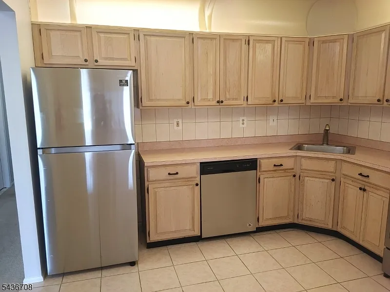 2 bed, 2.0 bath, $2,300 — Photo 4