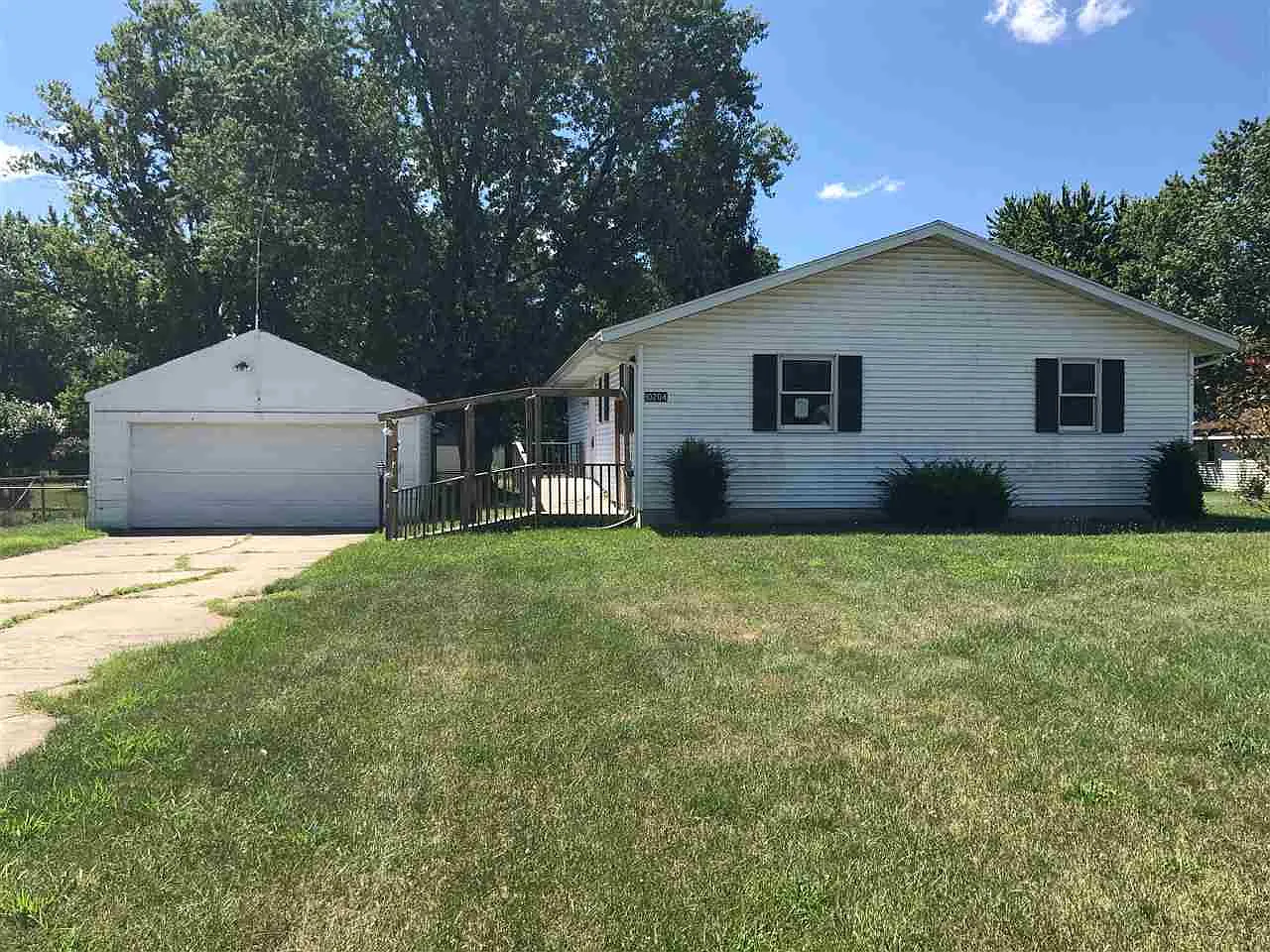 10204 Neely St photo 1