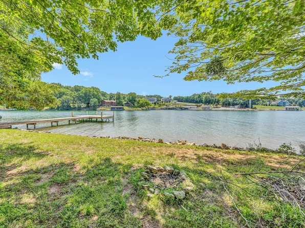 3 Sigh N Pine Rd, Huddleston, VA 24104