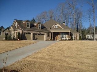 84 W Shore Dr, Newnan, GA 30263