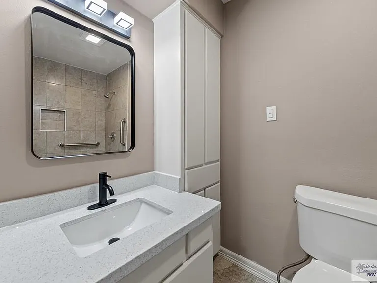 1925 Loquat Dr — Photo 14