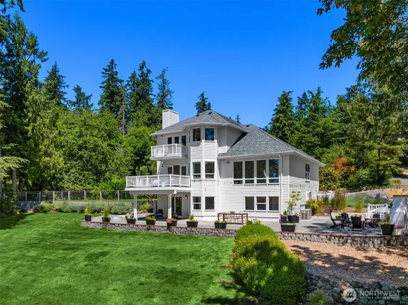 4105 Mattson Place NE, Bainbridge Island, WA 98110