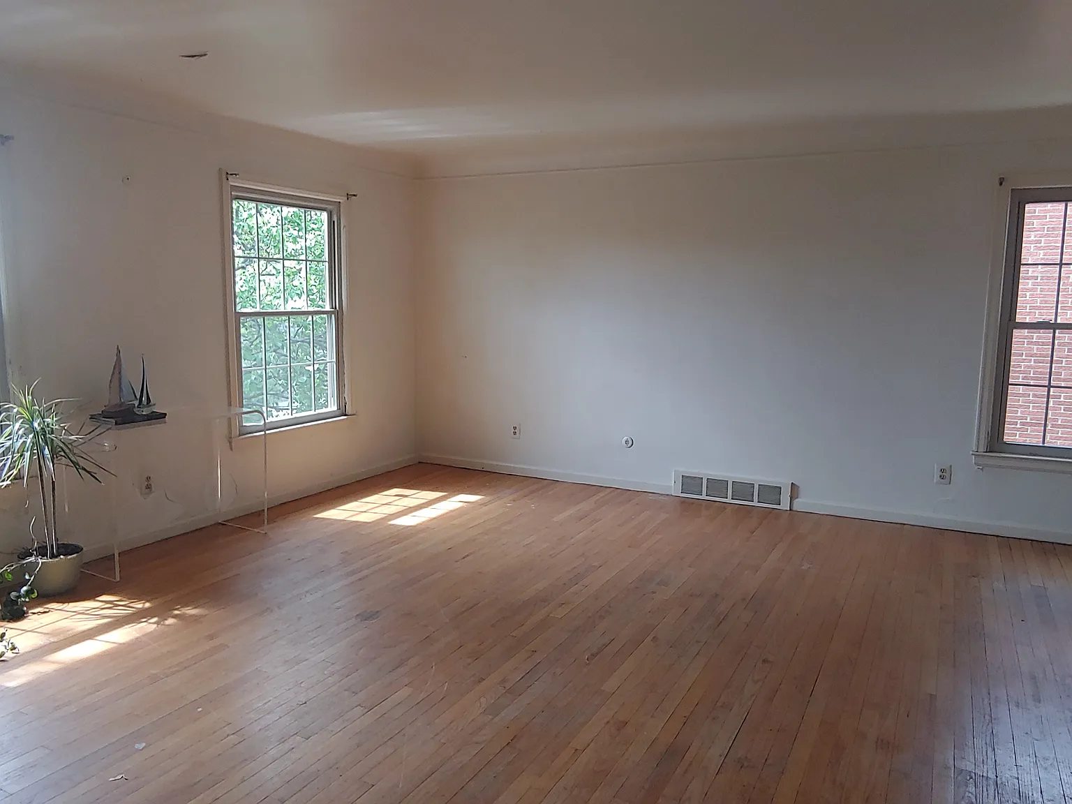 2 bed, 1200 sqft, $1,400 — Photo 3