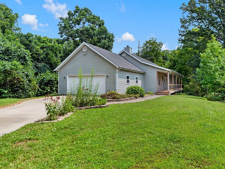 6 Hadley Ln — Photo 1