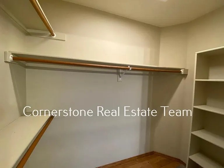 1345 Coolcrest Dr — Photo 10