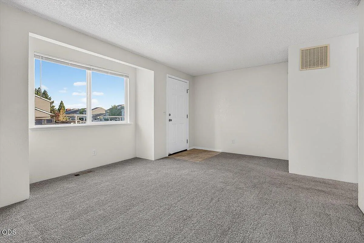 2 bed, 1114 sqft, $1,550 — Photo 4