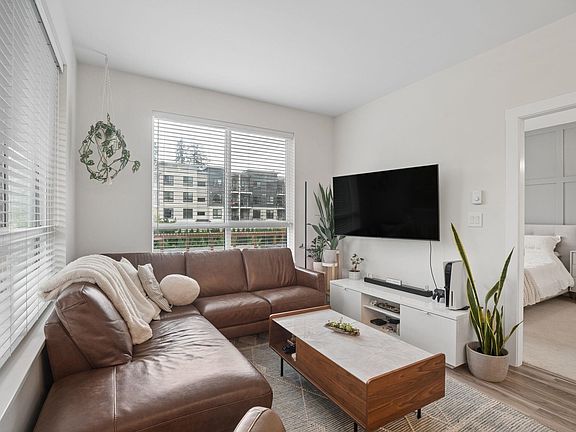 4th image of 20356 72b Ave #217