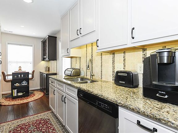 4th image of 2983 Parkhurst Dr