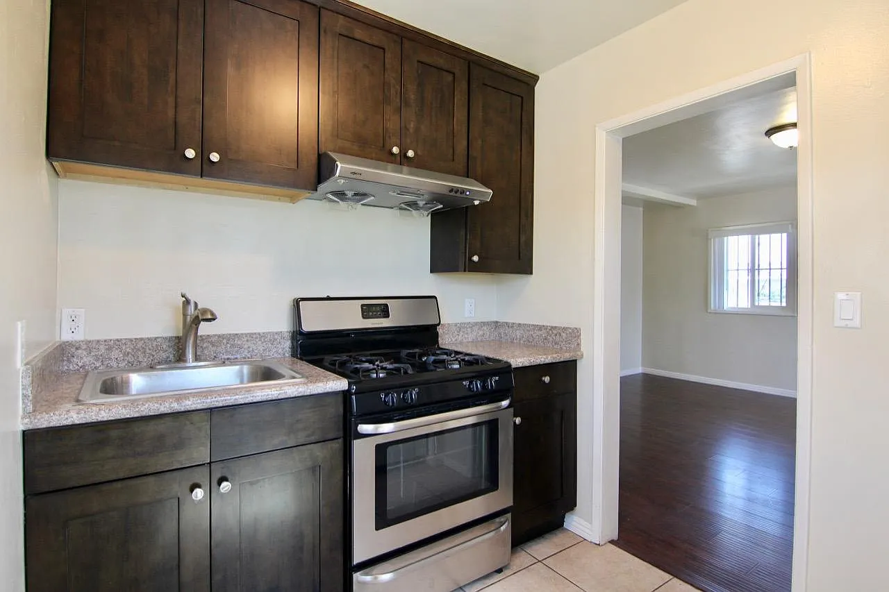 3347 Del Mar Ave — Photo 3