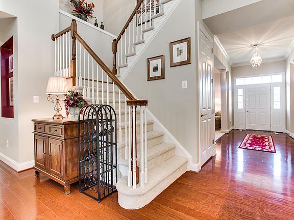 Main Entryway w/ Hardwoods