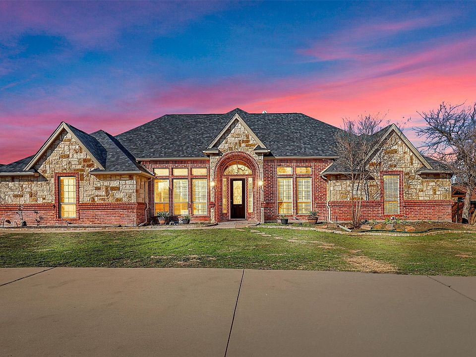 1st image of 210 Deer Creek Dr