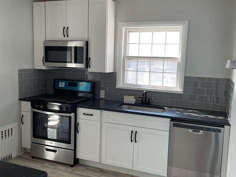 306 W Freedley St — Photo 11