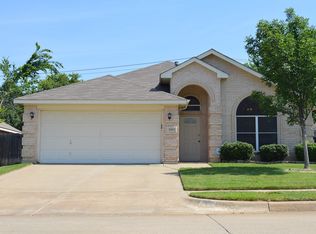 8563 San Joaquin Trl, Fort Worth, TX 76118