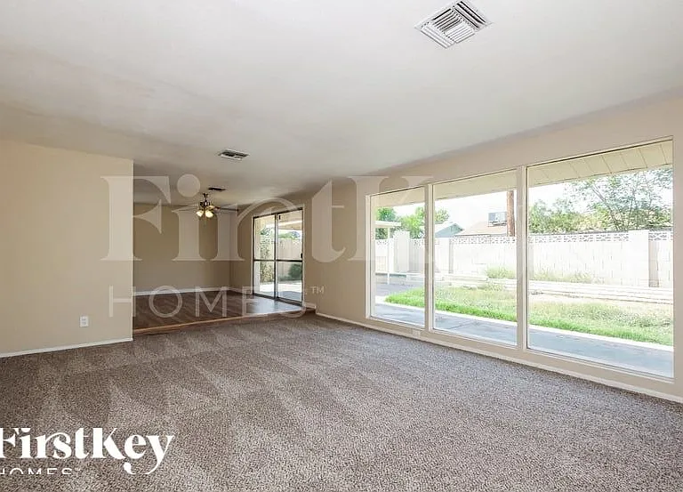 3826 W Griswold Rd — Photo 6