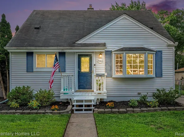 23504 Beverly St, Saint Clair Shores, MI 48082