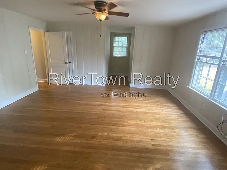 3570 Poplar Ave — Photo 15