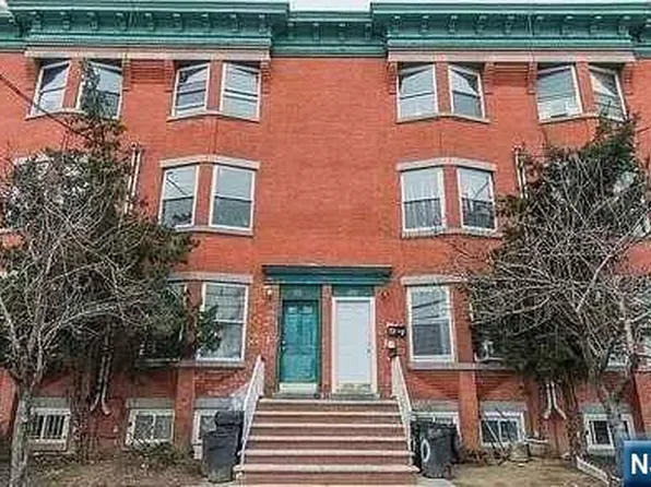 38 3rd St, Newark, NJ 07107