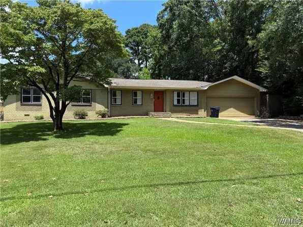 1004 Greystone St, Northport, AL 35473