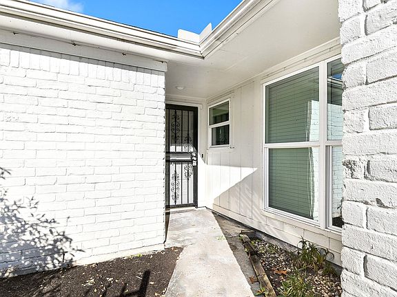 5th image of 4903 Cairnleigh Dr