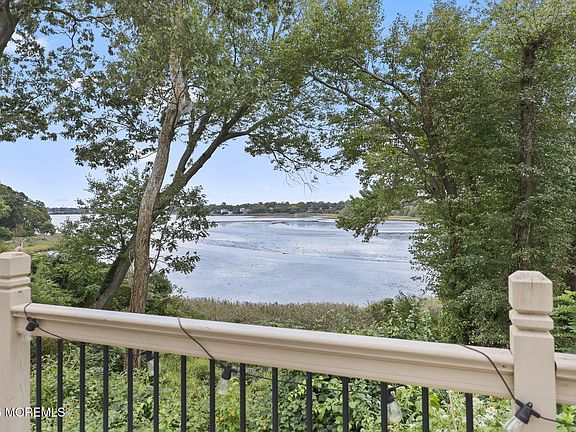 2nd image of 646 S Riverside Drive