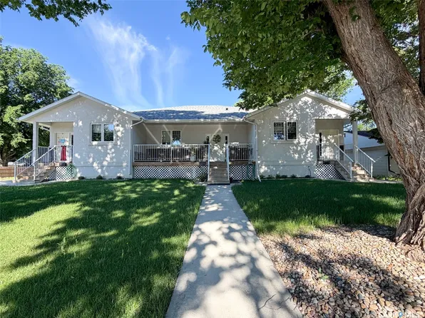 270 14th Avenue NE, Swift Current, SK S9H 2W7