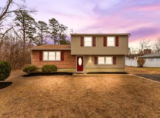 5 W Colton Ln, Williamstown, NJ 08094