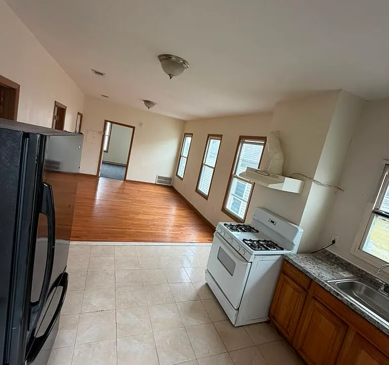 41 Delaware St #1
