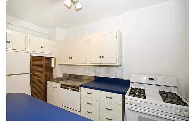 Sold by Douglas Elliman | media 4