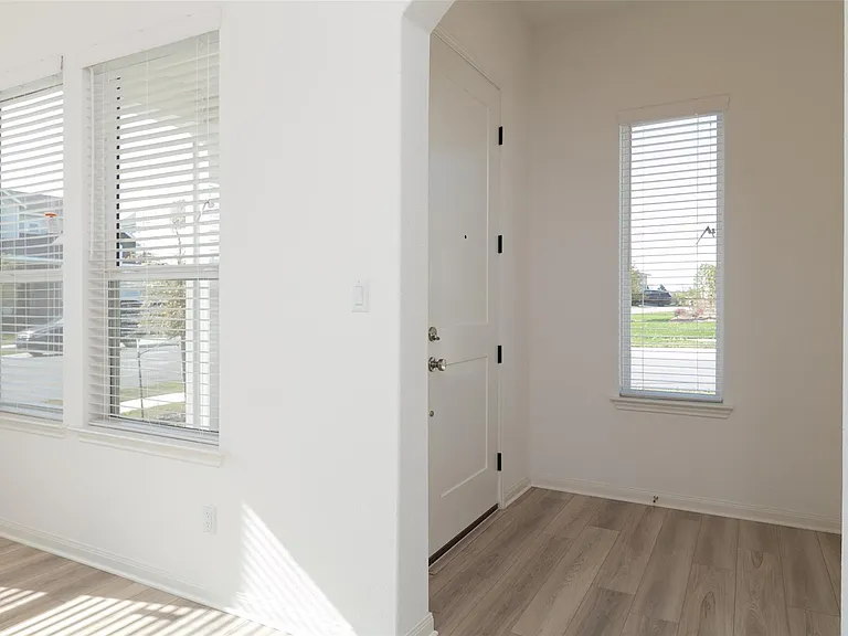 5303 Bruno St — Photo 5
