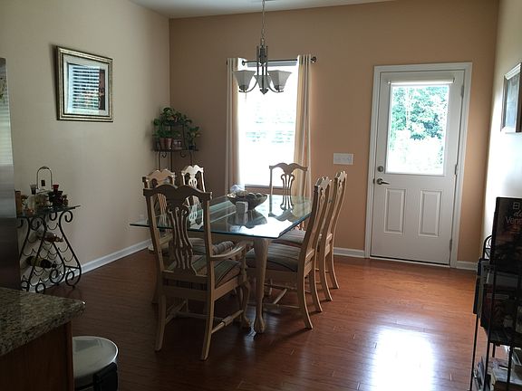 4th image of 1708 White Willow Ave