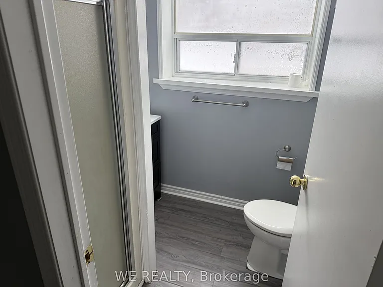501 Lancelot Cres #LOWER — Photo 11