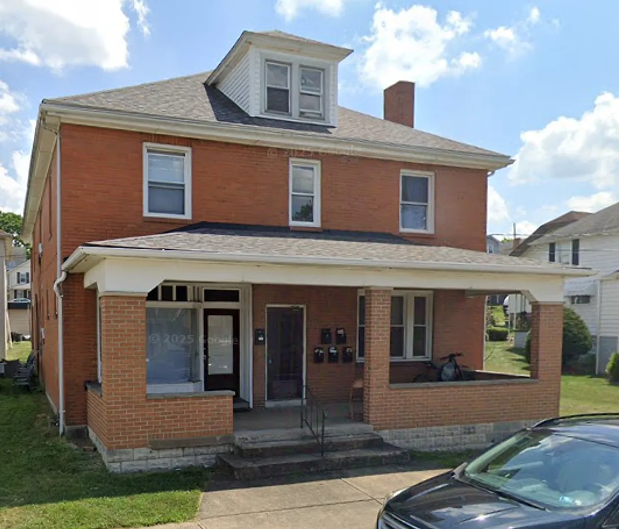 438 Euclid — Photo 1