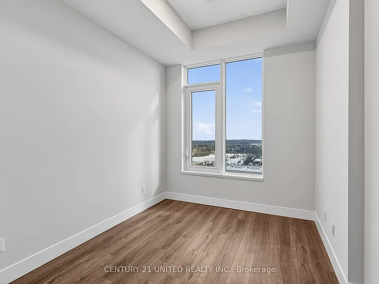 80 Bond St E #1807 — Photo 6