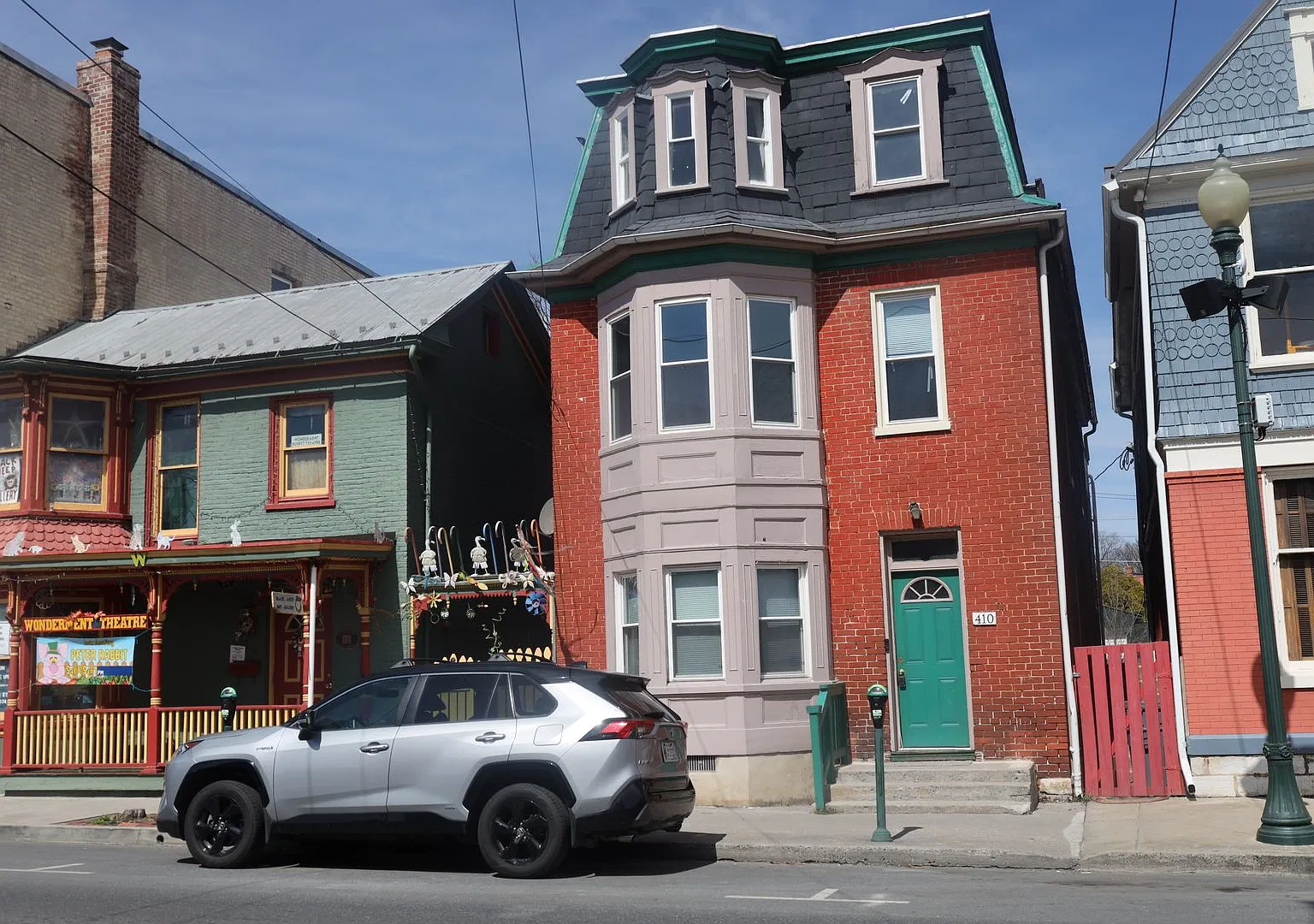 410 W King St — Photo 1