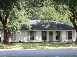9632 Trendale Dr, Greenwell Springs, LA 70739