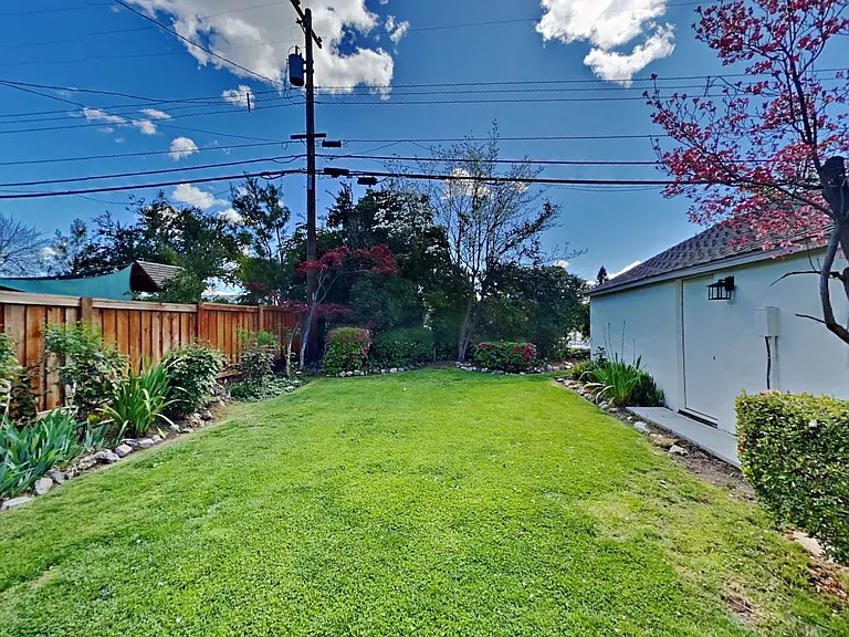 1866 Bidwell Way — Photo 31