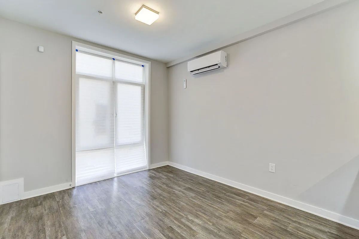 Building Photo - 1615 Gales St NE #1