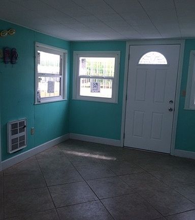 3rd image of 1181 South Ln