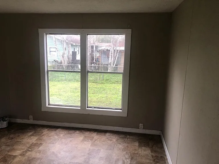 140 Henry St — Photo 7