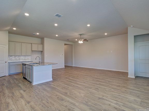 5th image of 13523 Valjean Avenue