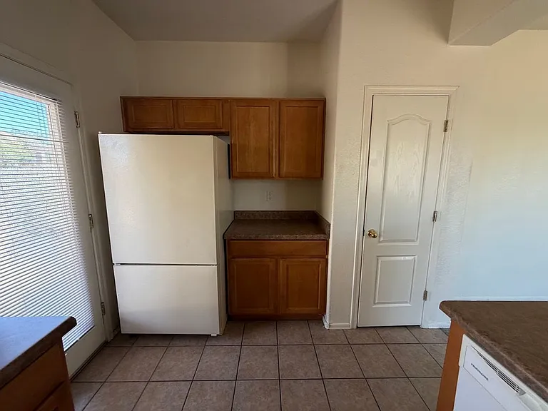 9401 W Berkeley Rd — Photo 6