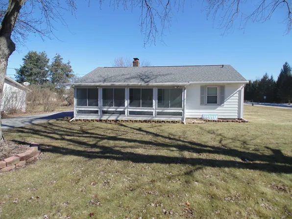 1073 N 100 E, Chesterton, IN 46304