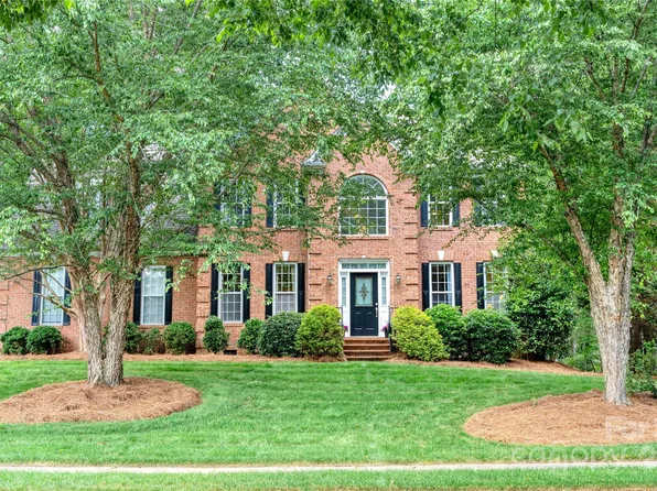 3112 Planters Ridge Rd, Charlotte, NC 28270