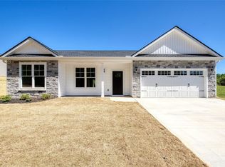 221 Boggs Rd, Belton, SC 29627