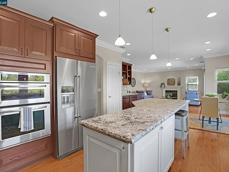 706 Endsliegh Ct — Photo 13