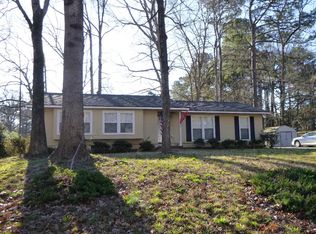 901 Medlin Dr, Cary, NC 27511